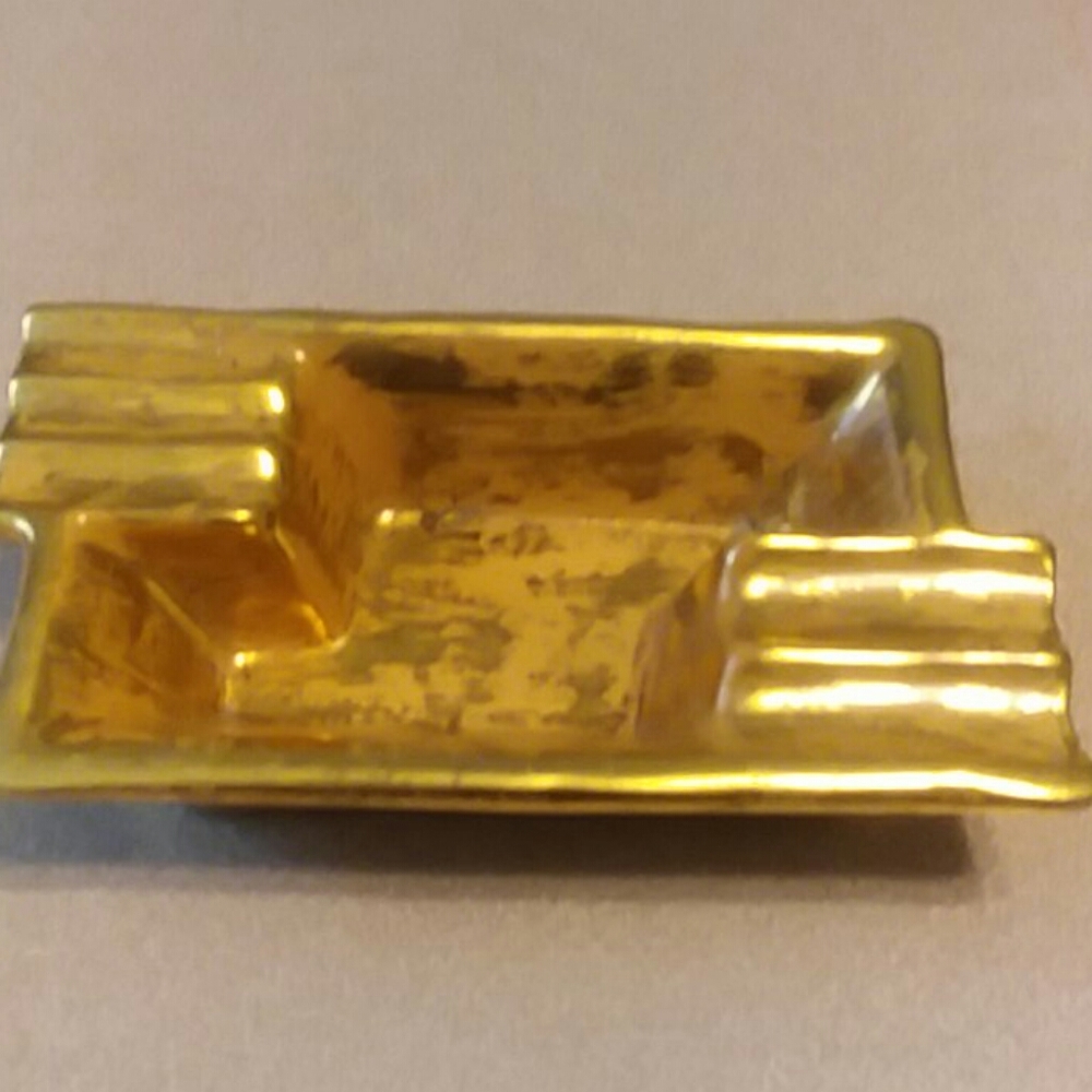 vintage ash tray